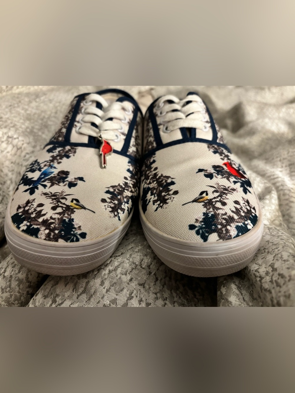 Bradford Exchange Songs of Spring Bird Sneakers Size 9 Cottagecore Grandmacore - Picture 5 of 11